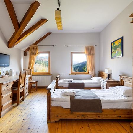 Korunka Hotell Tatariv Exteriör bild