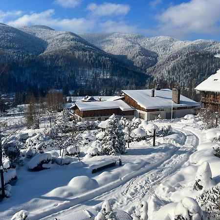 Korunka Hotell Tatariv Exteriör bild