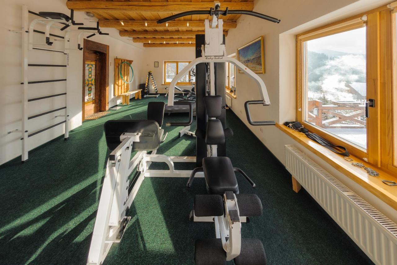 Korunka Hotell Tatariv Exteriör bild