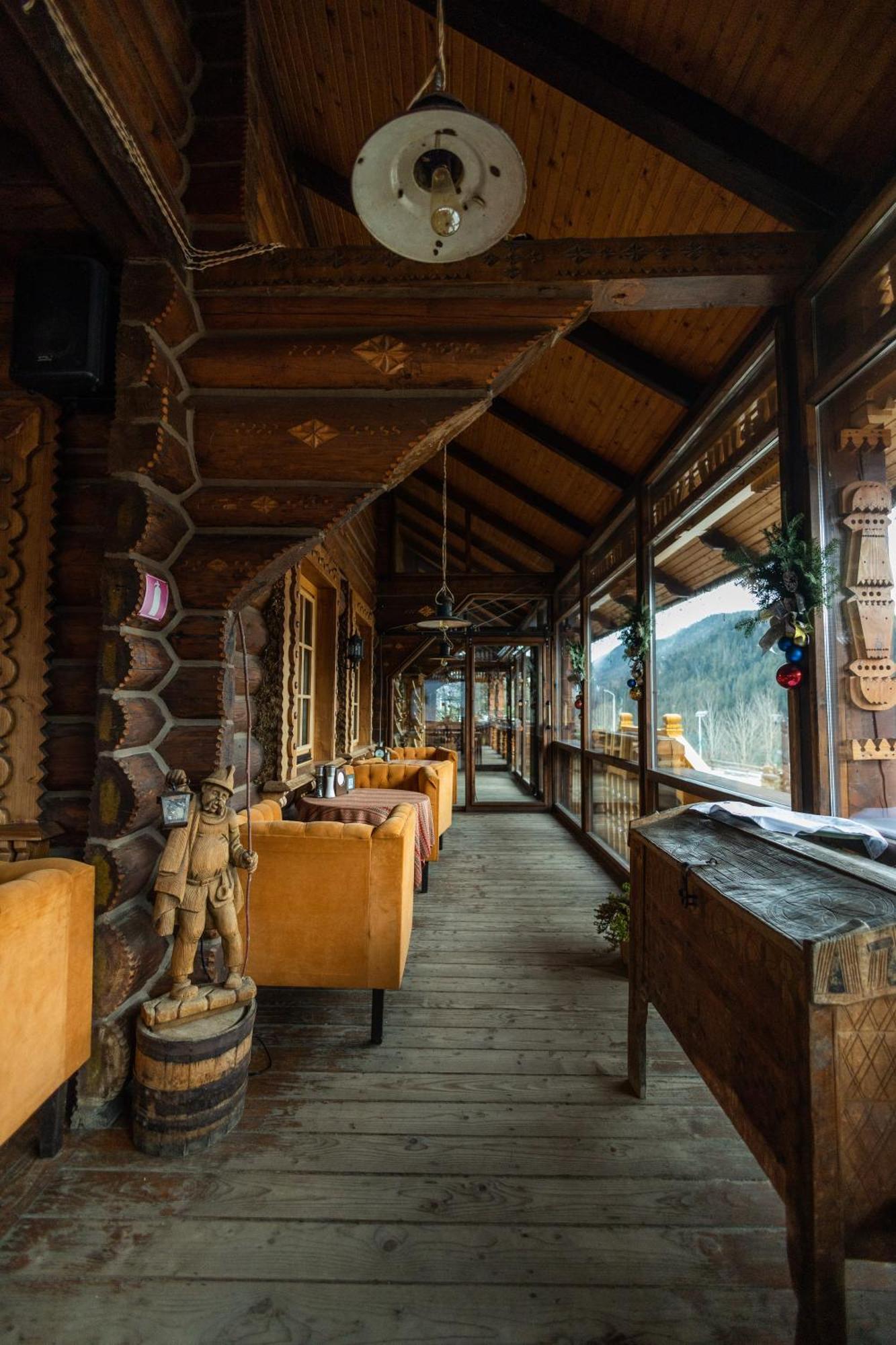 Korunka Hotell Tatariv Exteriör bild