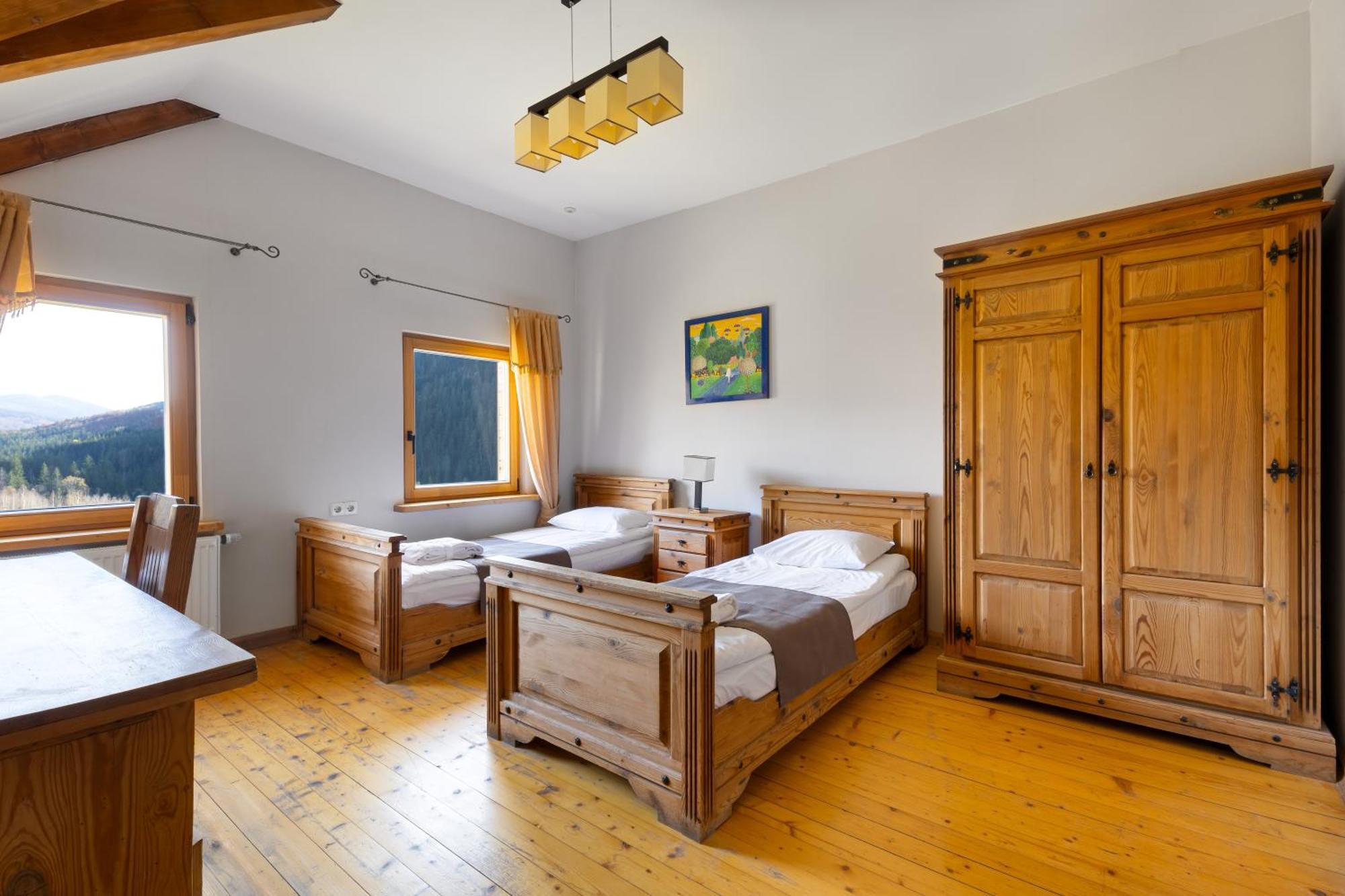 Korunka Hotell Tatariv Exteriör bild